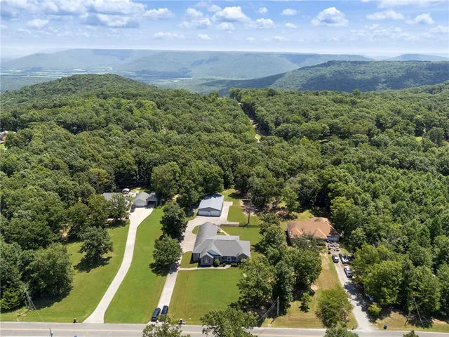 107 High Bluff Road, Gurley, Alabama 35748