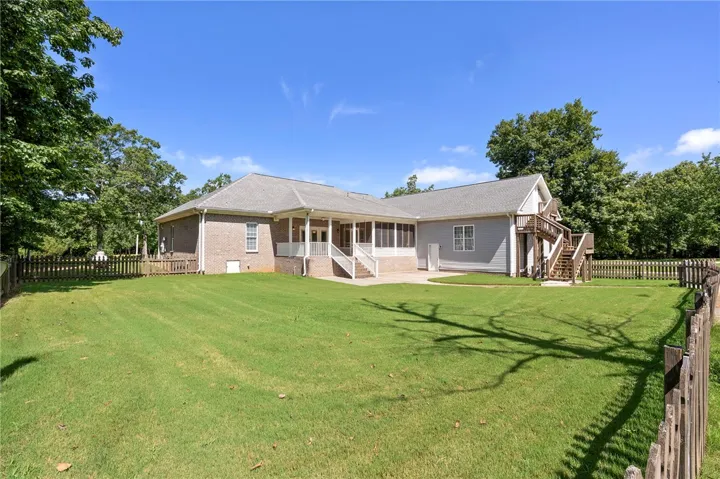 107 High Bluff Road, Gurley, Alabama 35748