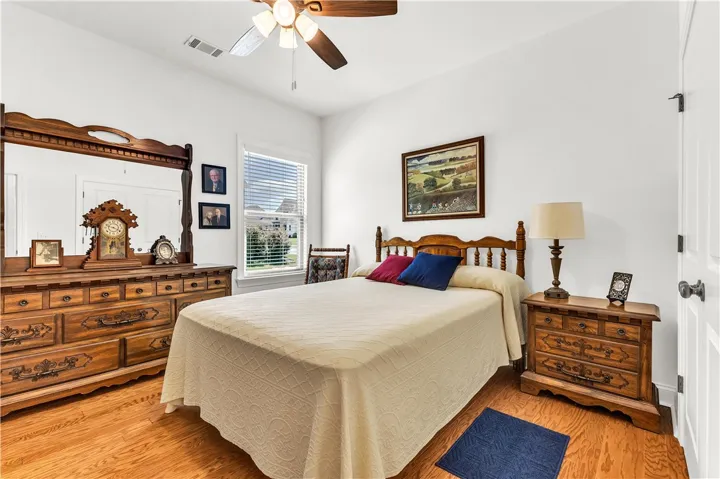Guest bedroom