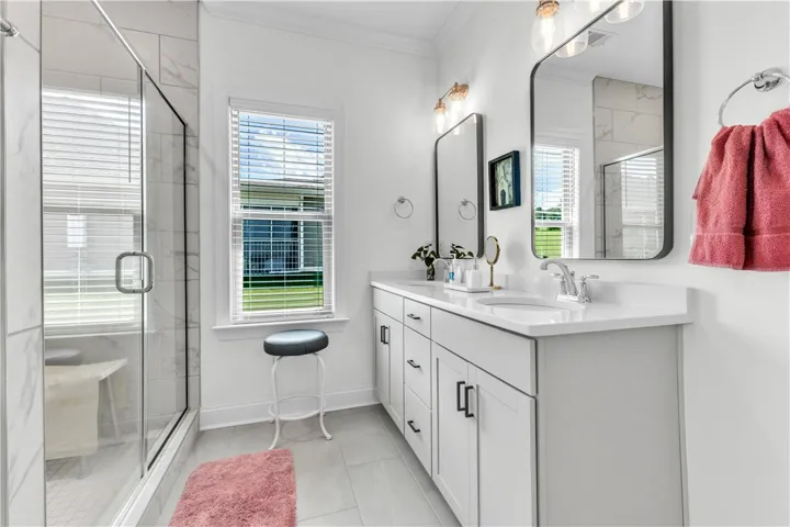 Large main bath
