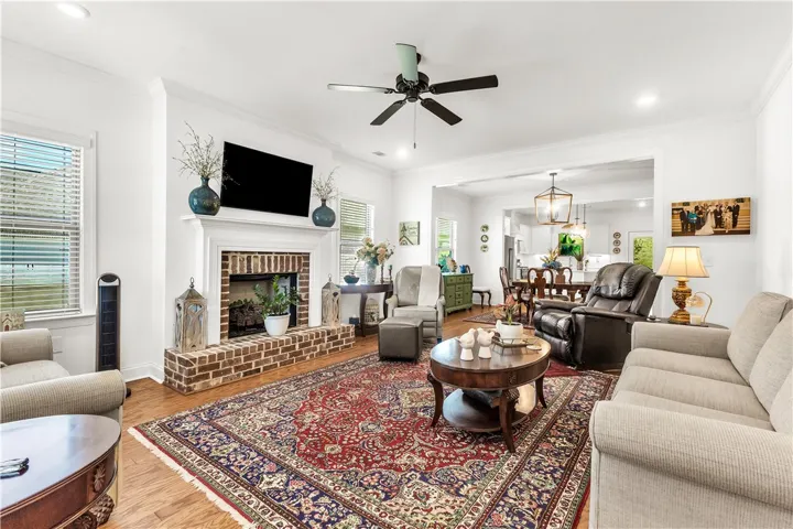 Raised hearth fireplace