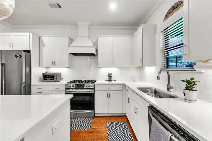 Gourmet kitchen