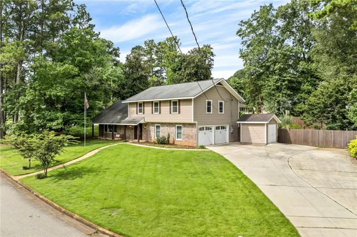 901 Cherokee Road, Auburn, Alabama 36830