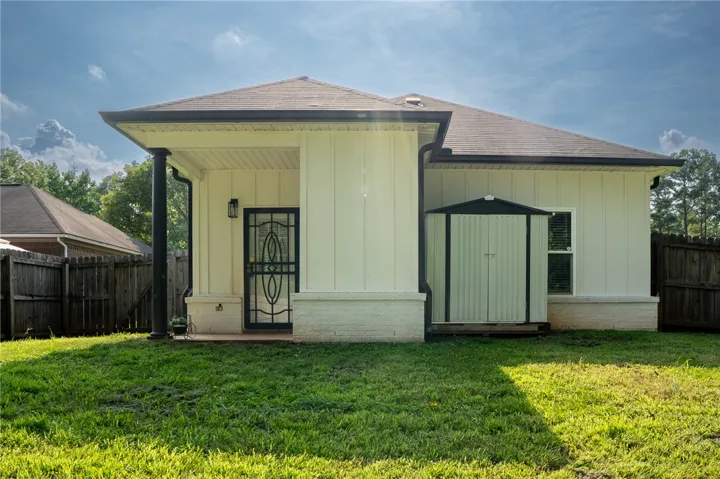 724 Ellis Street, Auburn, Alabama 36832