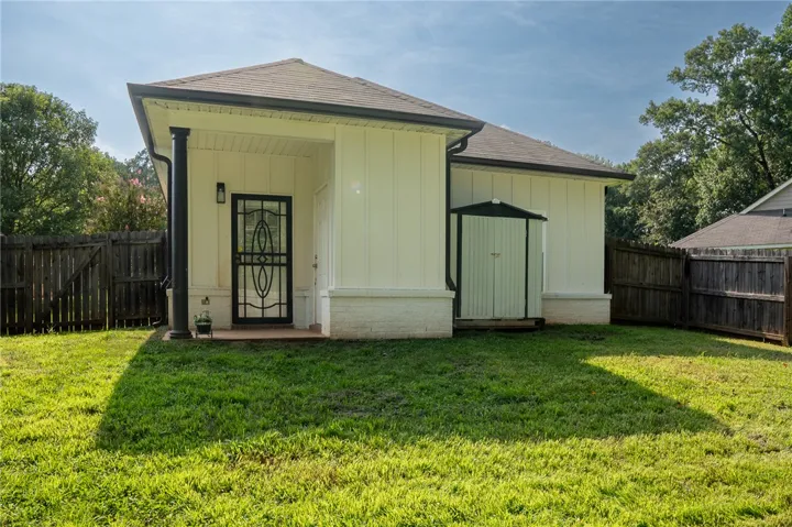 724 Ellis Street, Auburn, Alabama 36832