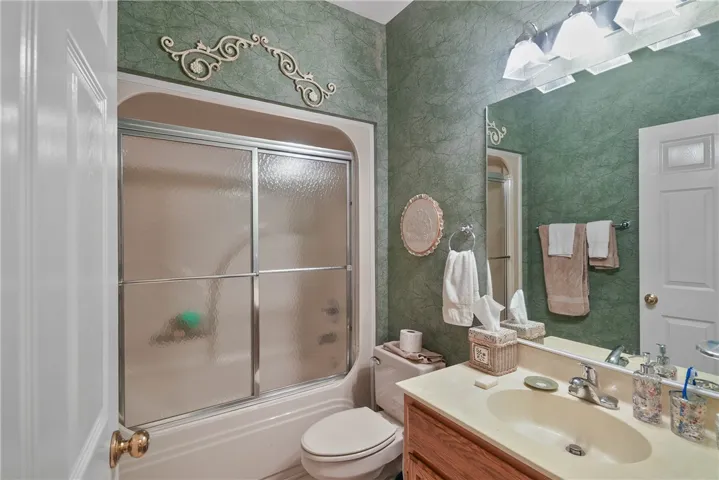 This is the hall bathroom between two bedrooms