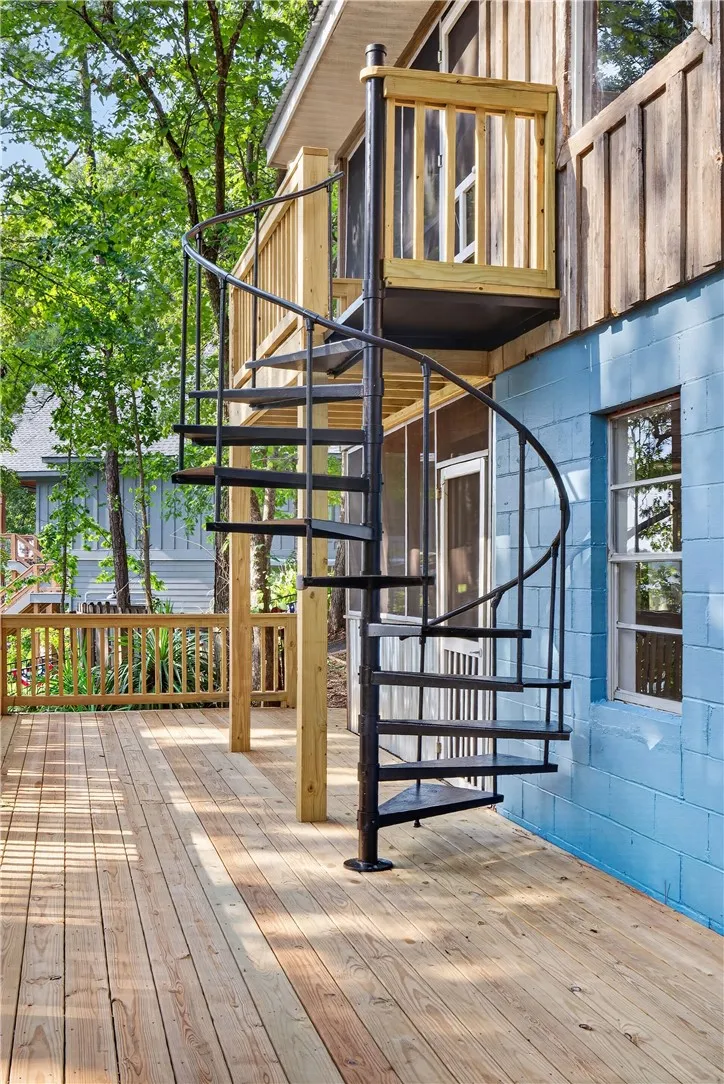 There are regular steps on the side elevation