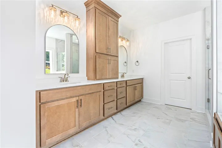 1323 Hidden Lakes Drive, Opelika, Alabama 36801
