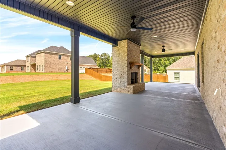 1323 Hidden Lakes Drive, Opelika, Alabama 36801