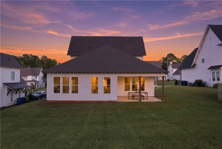 Welcome to 1213 Ruth Way - Located close to all that Auburn has to offer!