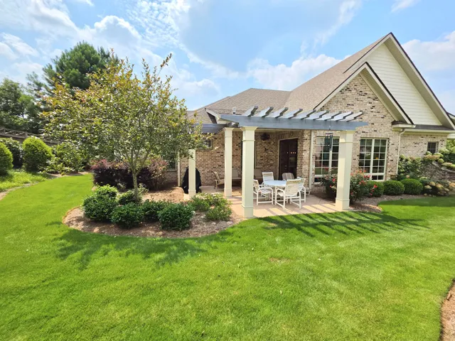 Covered patio & Pergola