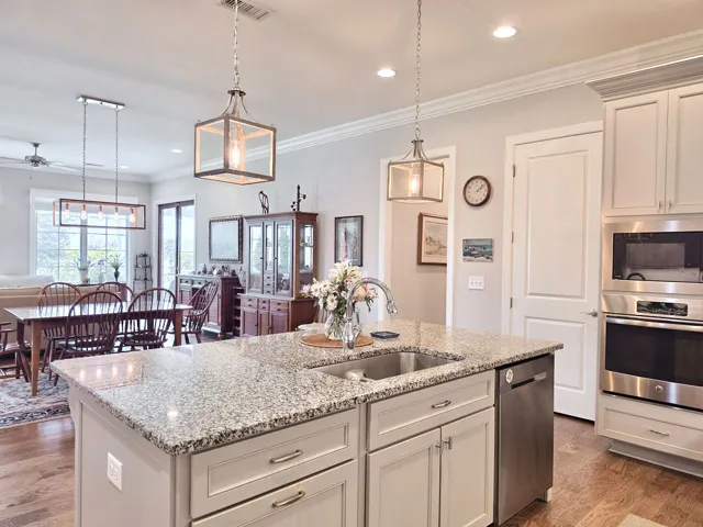 Gorgeous granite countertops!