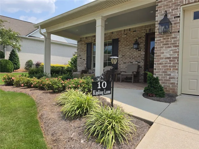 Welcome to 10 Kipling Lane!