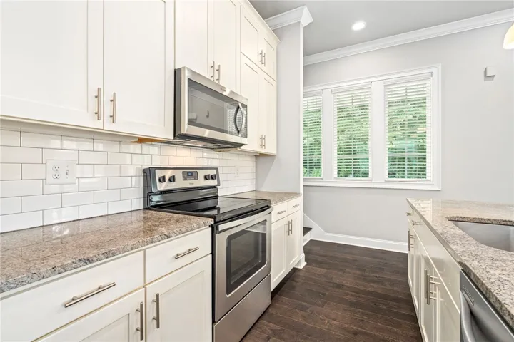 209 Hickorywoods Drive, Auburn, Alabama 36830