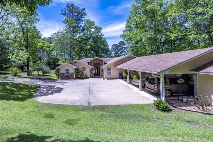 558 Lee Road 367 N/a, Valley, Alabama 36854