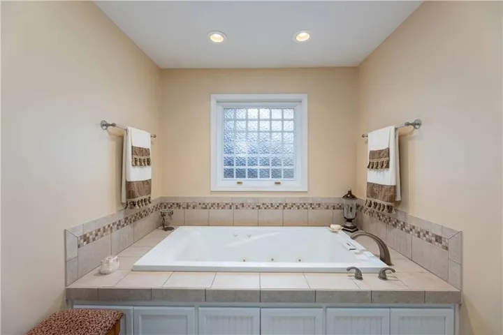 558 Lee Road 367 N/a, Valley, Alabama 36854