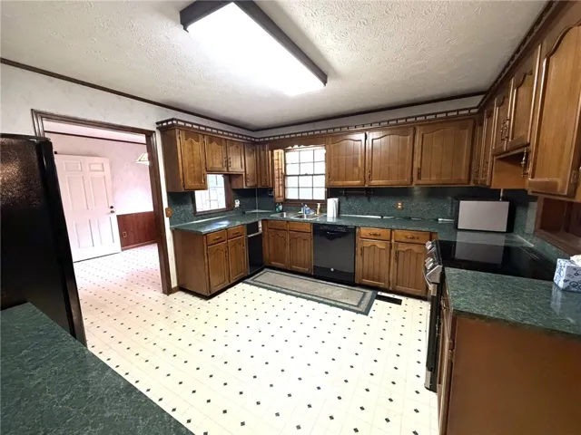 1909 High Point Drive, Opelika, Alabama 36801