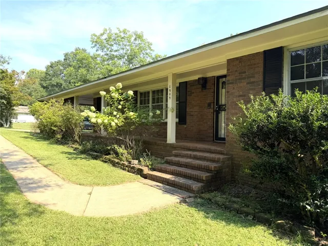 1909 High Point Drive, Opelika, Alabama 36801