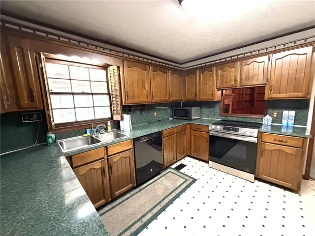 1909 High Point Drive, Opelika, Alabama 36801
