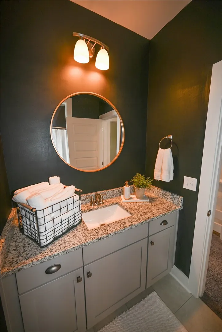 Hall bath shared by bedrooms 2 and 3