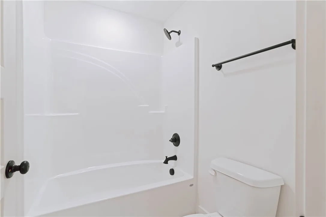 Example of a Harlow Floorplan - Guest Bathroom