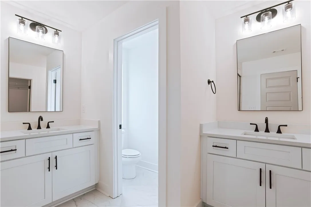 Example of a Harlow Floorplan - Primary Bathroom