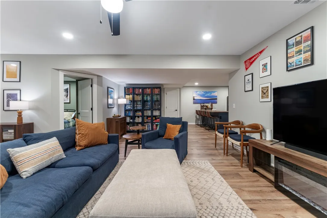 2nd Living Area, Pool Level