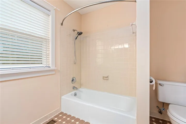 4474 Sandhill Road, Auburn, Alabama 26830