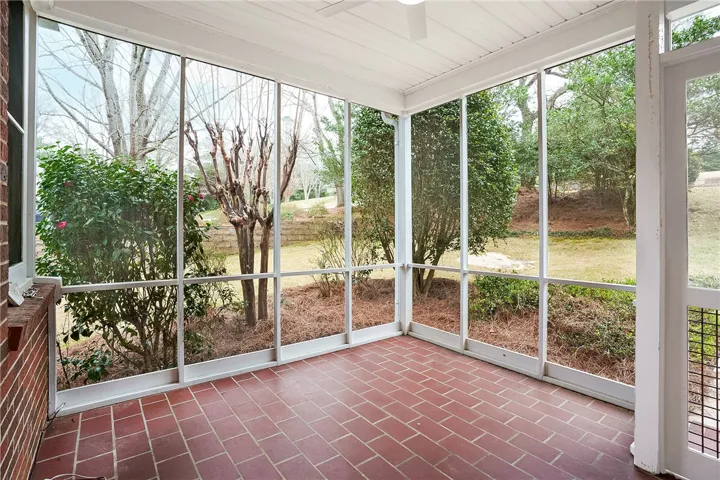 Screened in porch