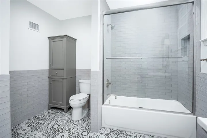 Updated bathrooms!