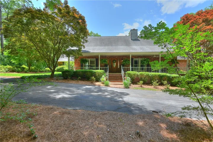 1765 Creekwood Trail, Auburn, Alabama 36830