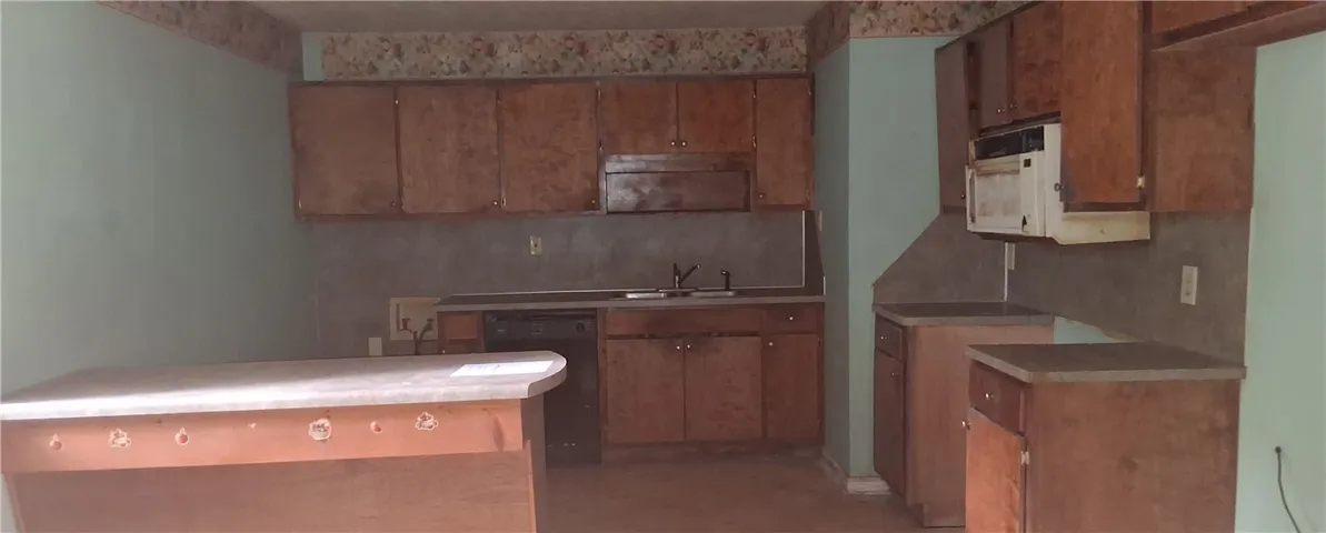 606 20th Street Sw, Lanett, Alabama 36863