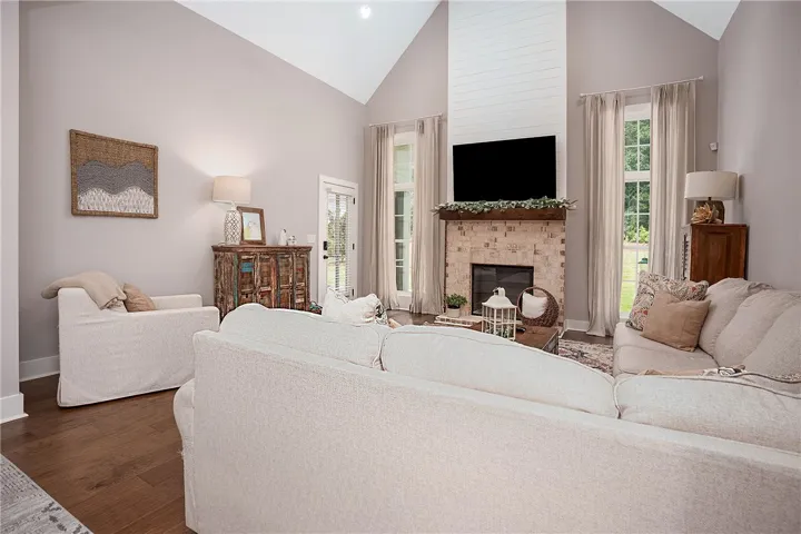 1604 Whiskey Run Lane, Auburn, Alabama 36830