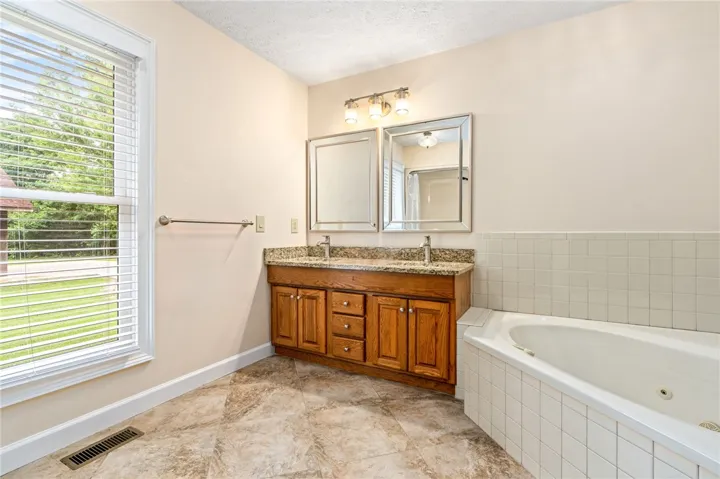 580 E University Drive, Auburn, Alabama 36830