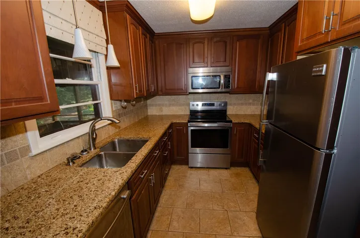 1001 N Cumberland Drive N, Auburn, Alabama 38630