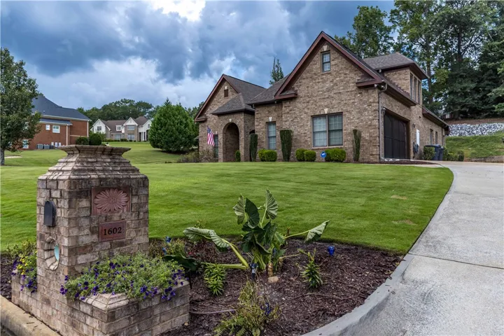 1602 Mason Court, Phenix City, Alabama 36867