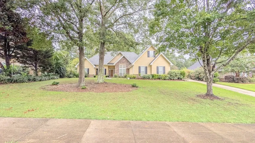 115 Carriage House Lane, Auburn, Alabama 36830