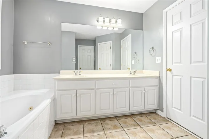 1718 Post Oak Court, Auburn, Alabama 36830