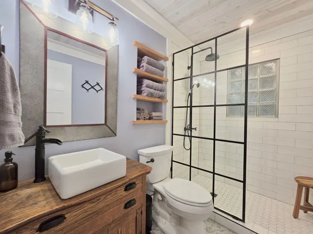 Bathroom #2 - Sits in between Beds 2&3