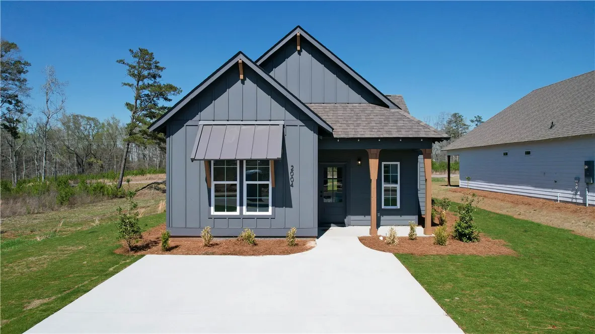 New Pre-sale opportunity on Camellia Crossing Lot 44 with a build time of 6 months. Example of a completed Todd A floorplan. All plans, pricing, and specifications are subject to change.