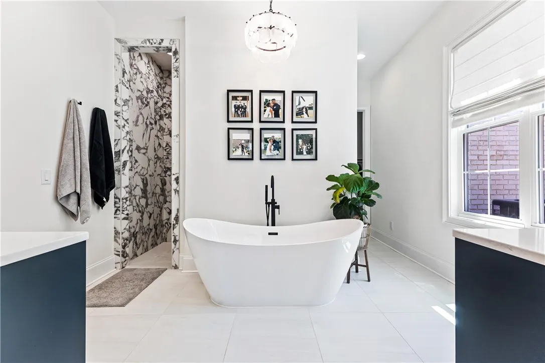 zero entry shower and soaking tub