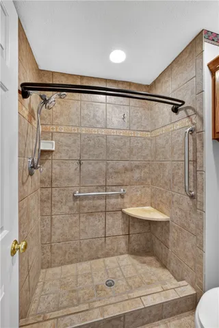 2305 Ellenwood Drive, Opelika, Alabama 36801