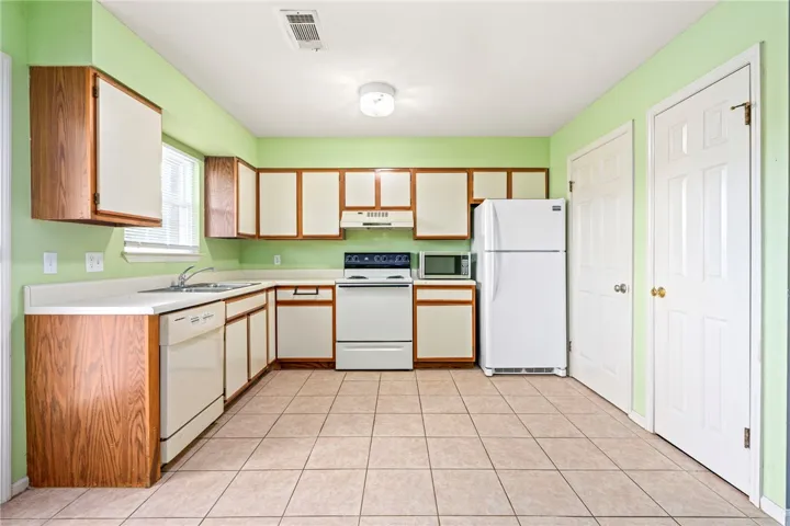1761 Wire Road 07-10, Auburn, Alabama 36832