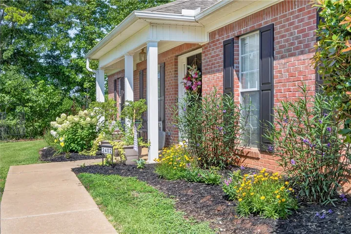 2402 Waterford Drive, Valley, Alabama 36854