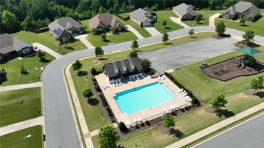 690 High Field Court, Opelika, Alabama 36804