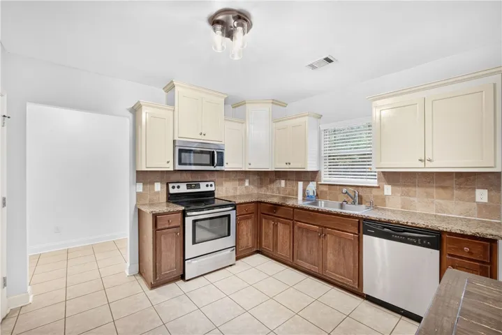 48 Oakwood Drive, Phenix City, Alabama 36870
