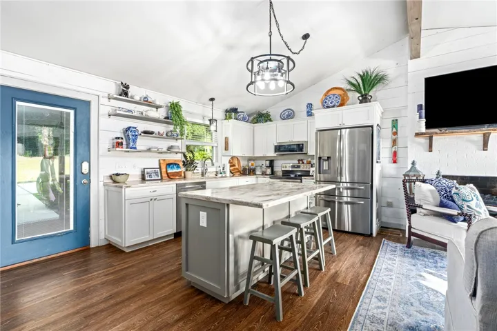 27 N Holiday Drive, Dadeville, Alabama 36853