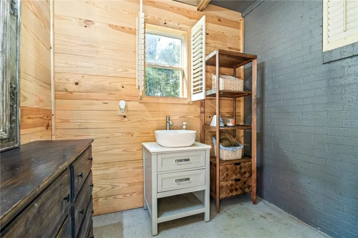 27 N Holiday Drive, Dadeville, Alabama 36853