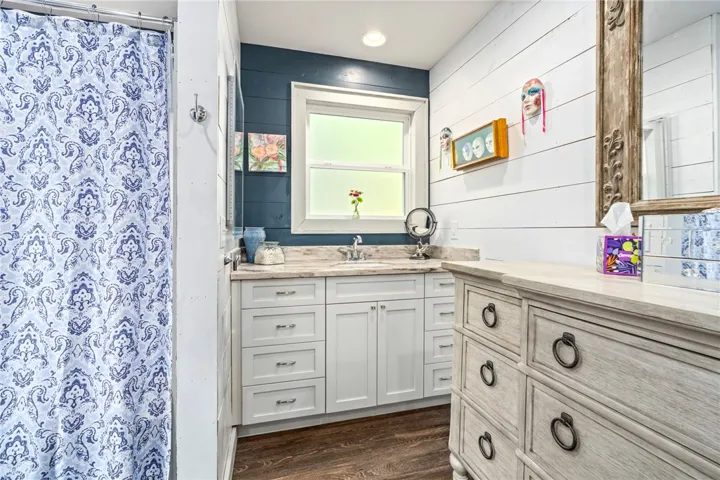 27 N Holiday Drive, Dadeville, Alabama 36853
