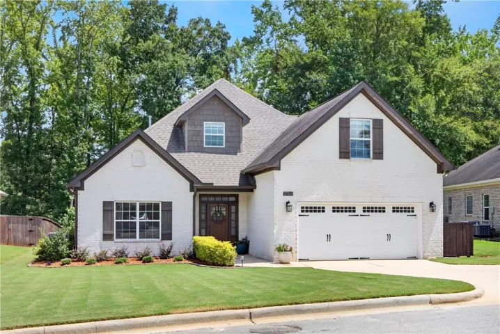 2702 Sophia Court, Auburn, Alabama 36830